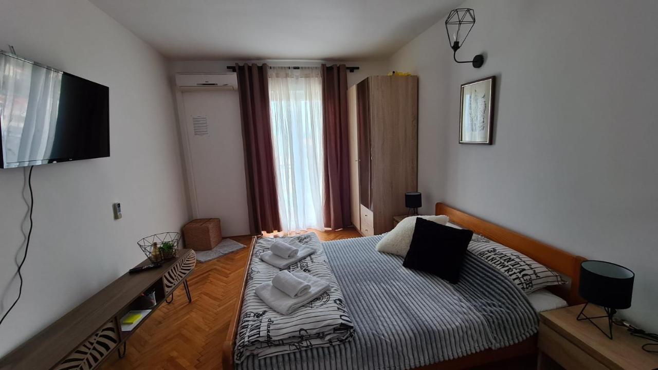 Apartments Solis, 50 M From The Sea - Jakisnica Exterior foto