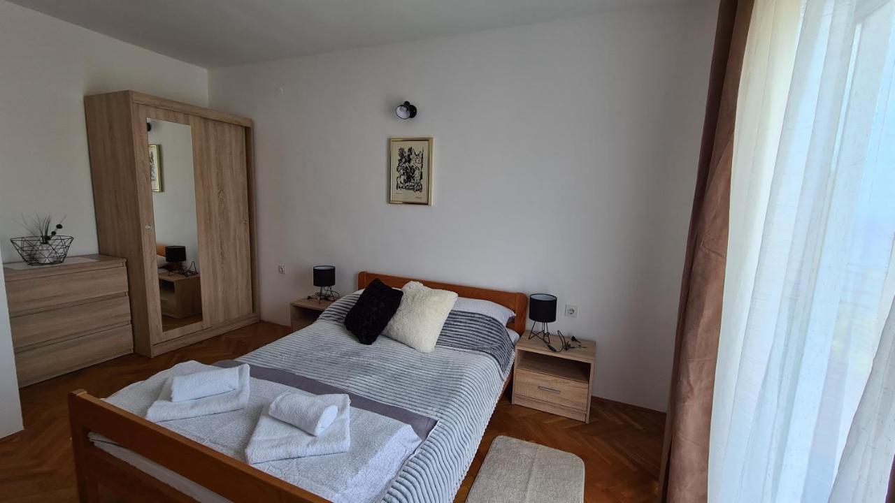 Apartments Solis, 50 M From The Sea - Jakisnica Exterior foto
